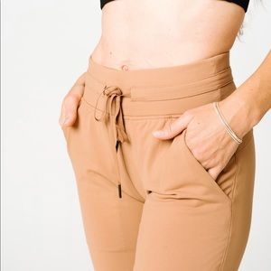 Zyia Camel Ascend Joggers